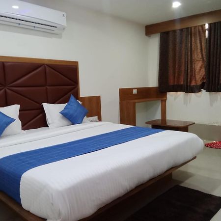 Hotel Rk Villa Vadodara Extérieur photo