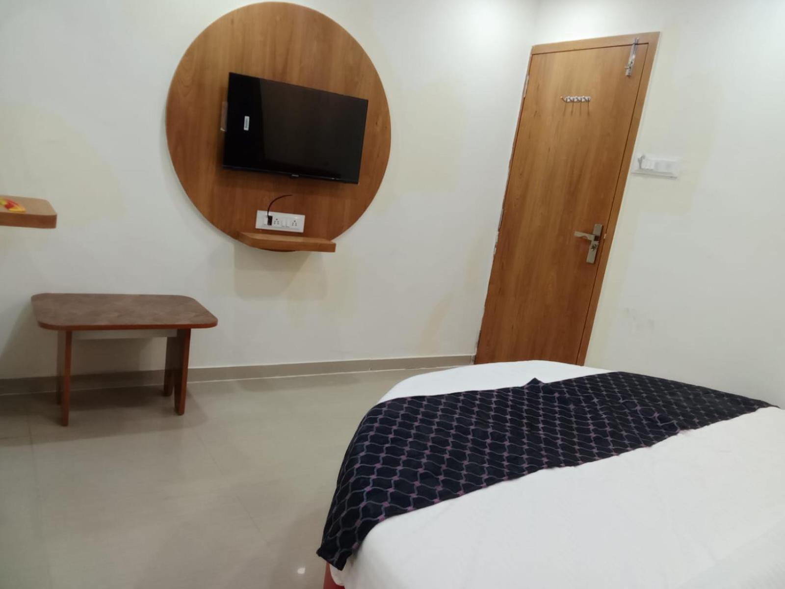 Hotel Rk Villa Vadodara Extérieur photo